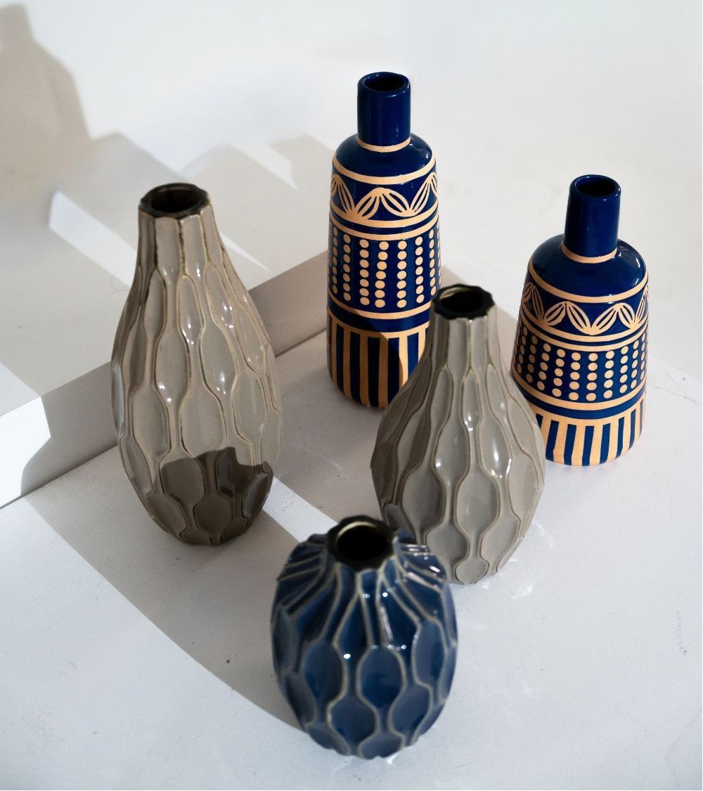 Vase KAMI Taupe | Grès émaillé à relief D17 x H30 cm – Image 3