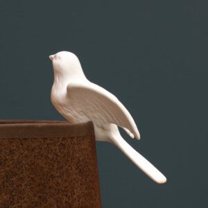 Colombe décorative blanche en biscuit de céramique